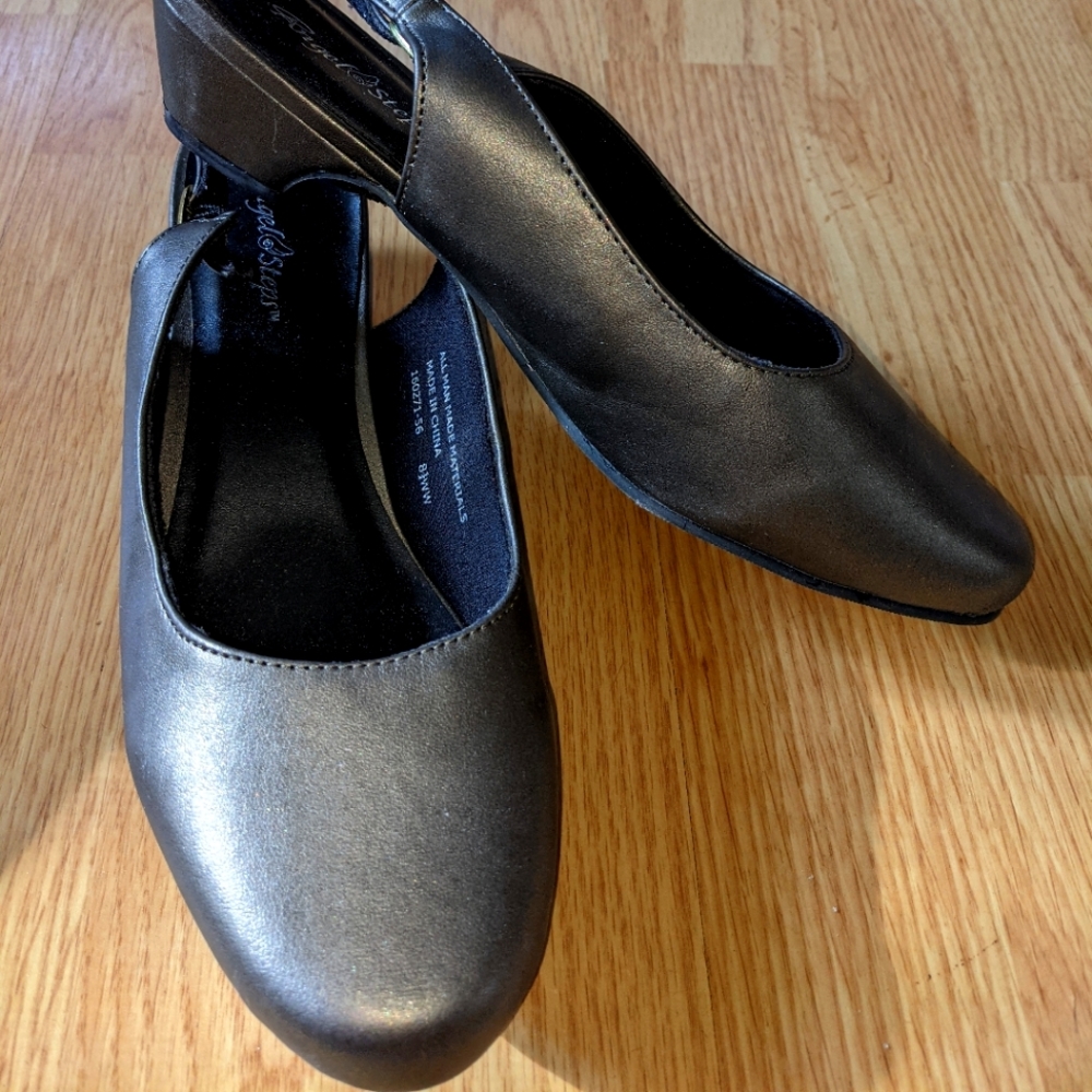 Angel Steps Delia Pump size 8.5 W